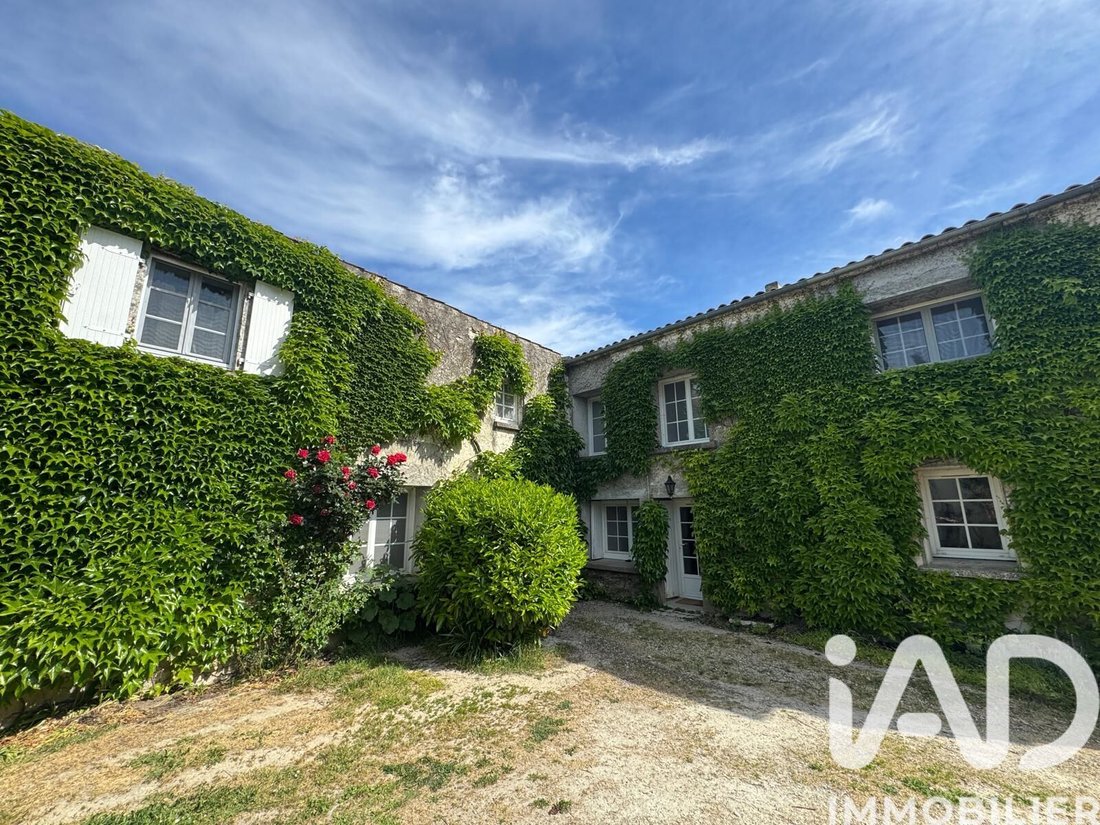 House in Dompierre-sur-Mer, Nouvelle-Aquitaine, France 1 - 17884778