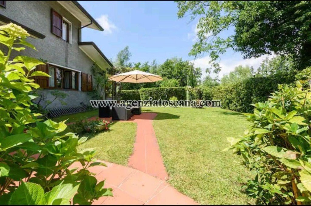 Villa in Center, Forte dei Marmi, Tuscany 2 - 17882376