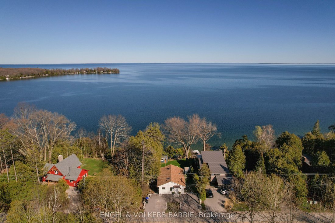 House in Medonte, Ontario, Canada 3 - 17882913