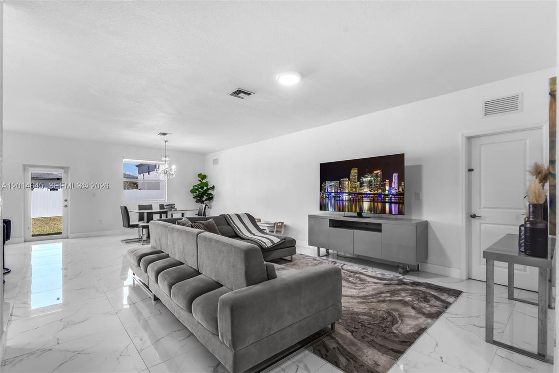 House in Miami, Florida, United States 5 - 17872941