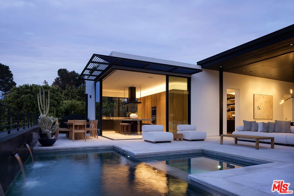 House in Los Angeles, California, United States 1 - 17879065