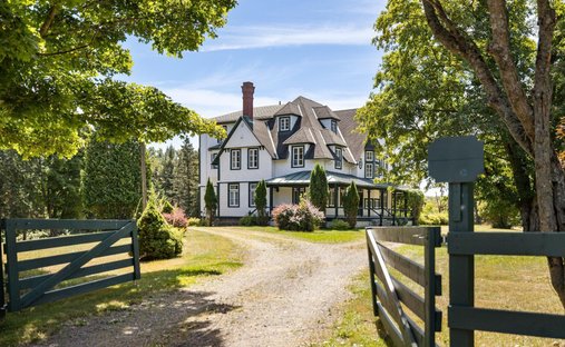 House in Saint-Pacôme, Quebec, Canada 1