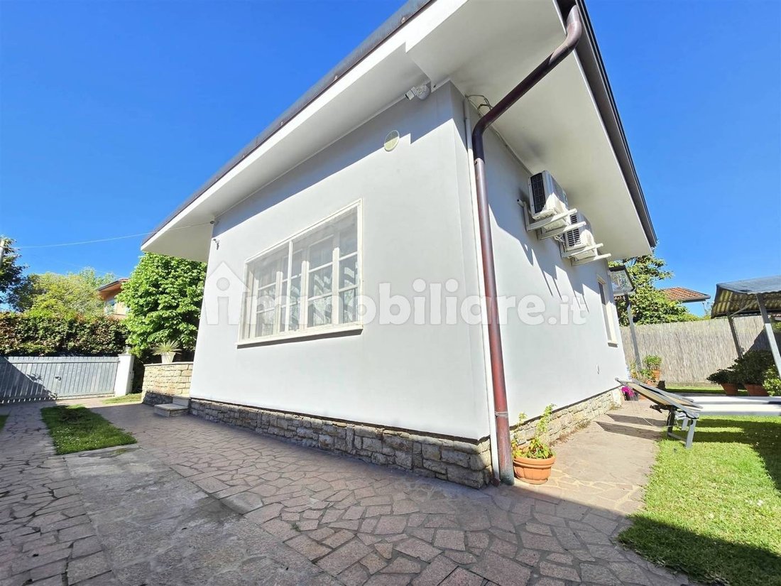 Villa in Center, Forte dei Marmi, Tuscany 2 - 17875029