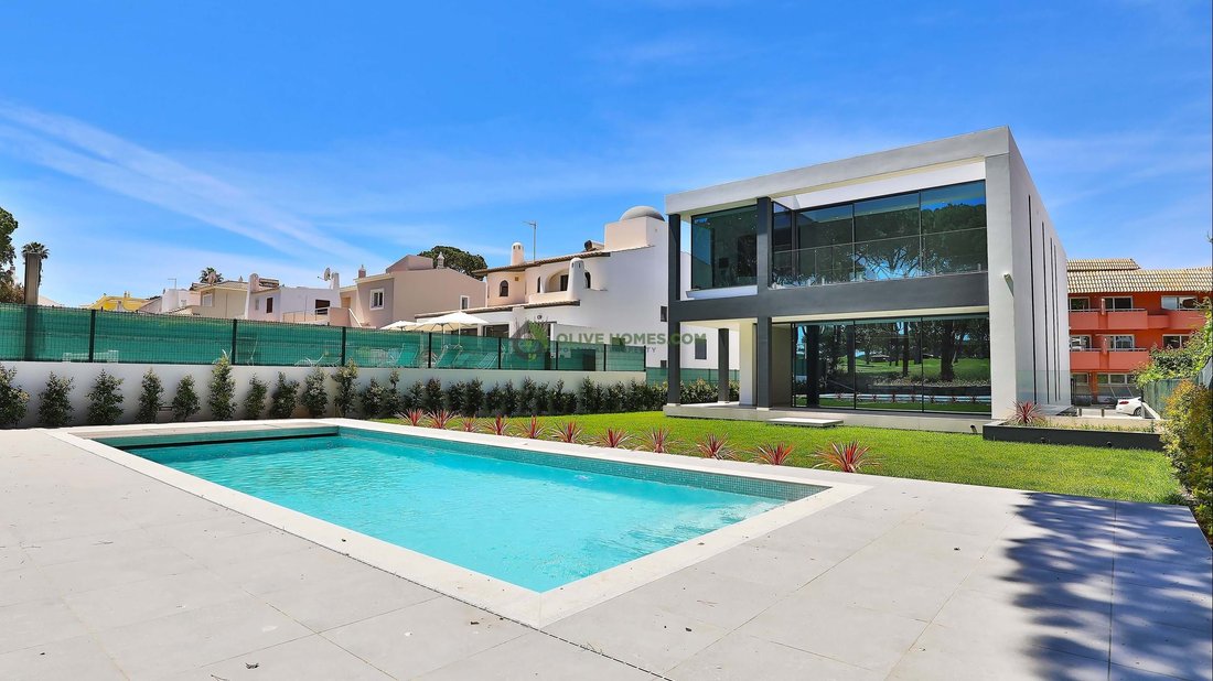 Villa in Vilamoura, Quarteira, Algarve 2 - 17860219