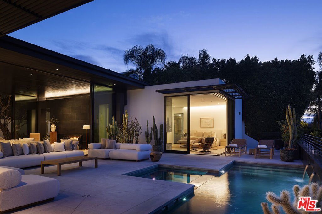 House in Los Angeles, California, United States 2 - 17879065