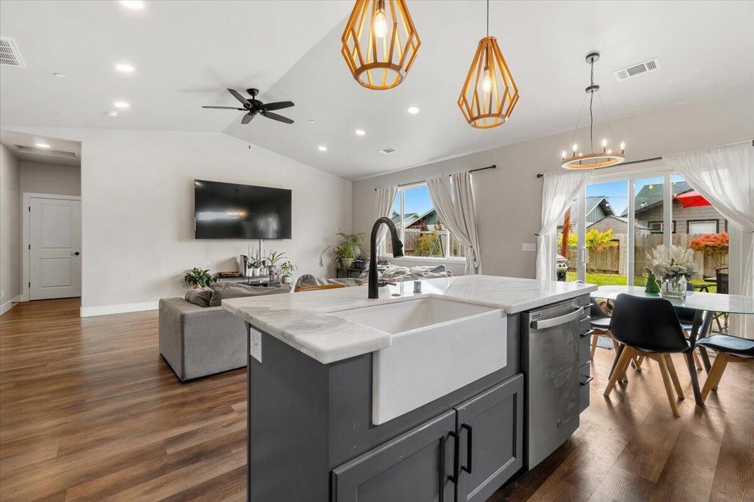 Fortuna, California, United States 5 - 17877005