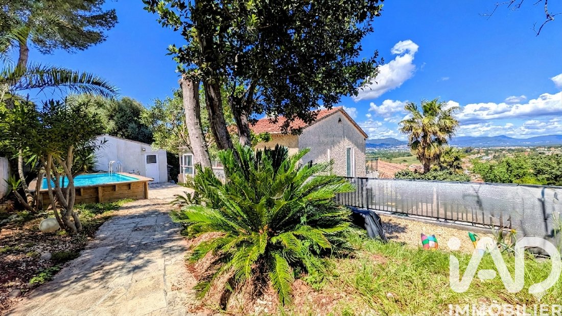 House in La Crau, Provence-Alpes-Côte d'Azur, France 1 - 17884700