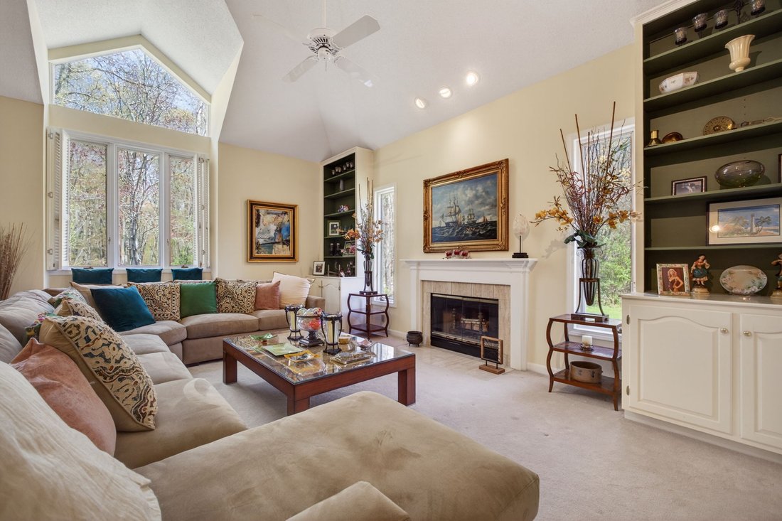 House in Groton, Connecticut, United States 3 - 17874525