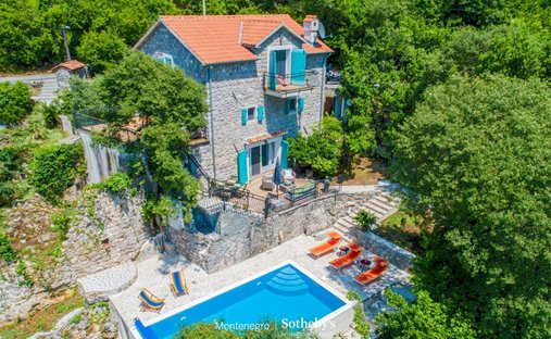 House in Milovići, Tivat Municipality, Montenegro 1