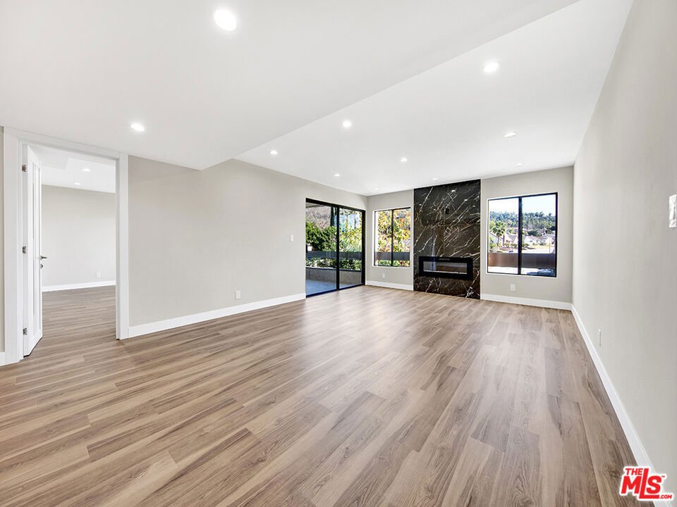 Condo in Glendale, California, United States 4 - 17887240