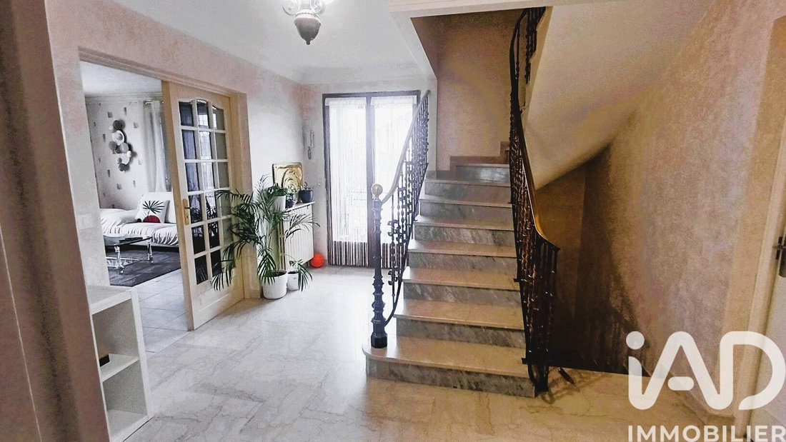 House in Pierre Lecorre, Paray-Vieille-Poste, France 2 - 17884681
