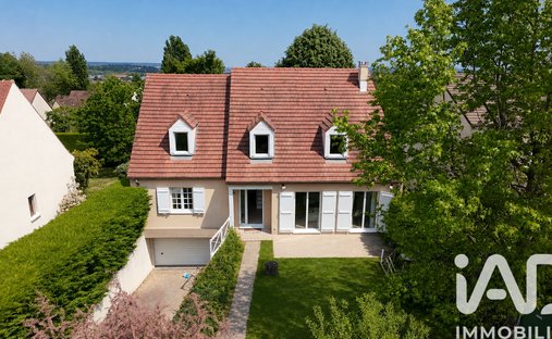 House in Orgeval, Ile-de-France, France 1