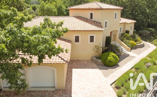 Maison à Néoules, Provence-Alpes-Côte d'Azur, France 1