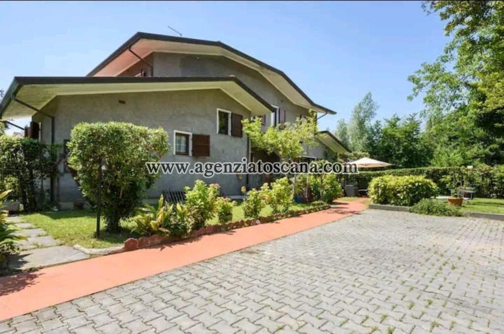 Villa in Center, Forte dei Marmi, Tuscany 3 - 17882376