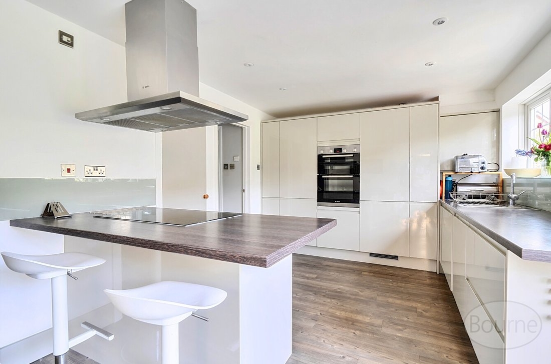 House in Whitmoor, Worplesdon, England 3 - 17874952