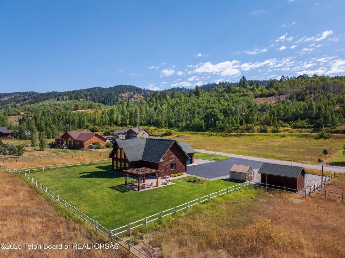 House in Alpine, Wyoming, United States 2 - 17876153