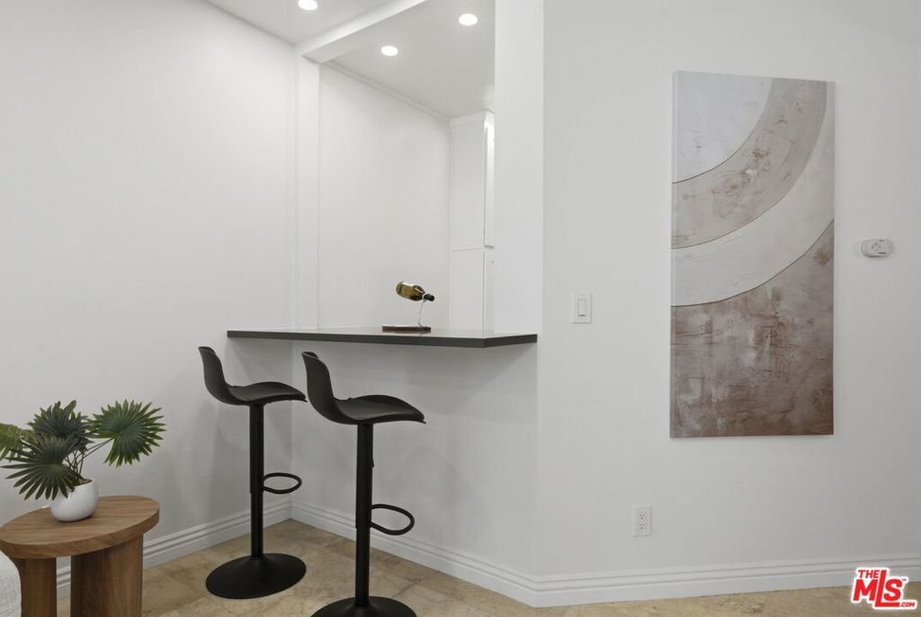 Condo in Beverly Hills, California, United States 5 - 17879066