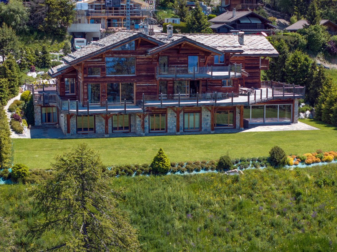 Chalet in Crans-Montana, Wallis, Schweiz 1 - 16099254
