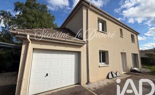 House in Saint Prix Centre, Saint-Prix, France 1