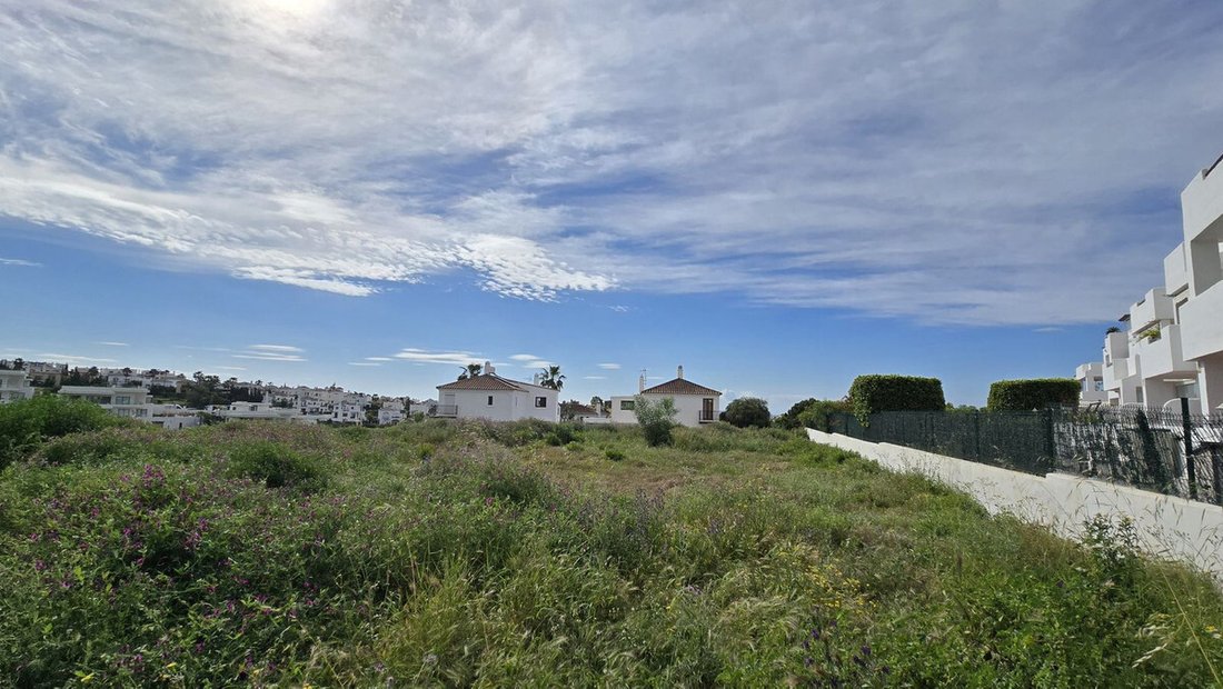 Land in Estepona, Andalusia, Spain 4 - 17881230