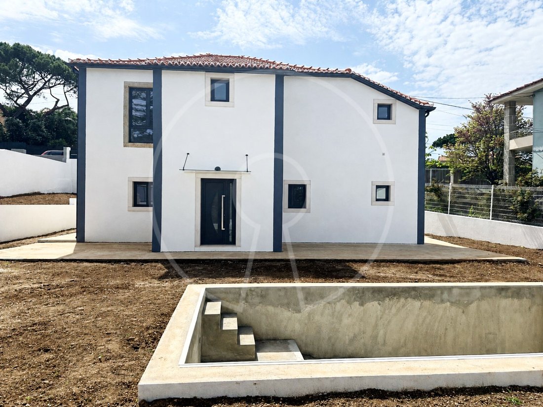 House in Carcavelos e Parede, Lisbon, Portugal 2 - 17879680