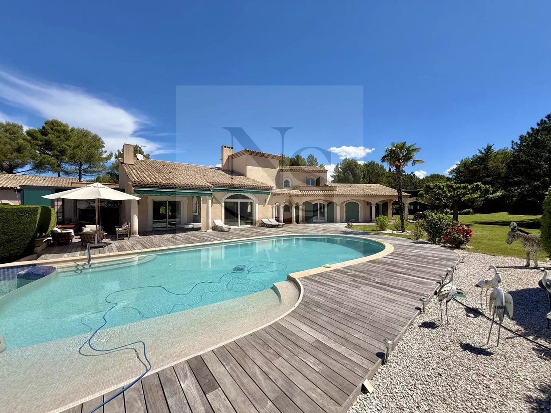 Villa in Comtale-Cente-Cours Mirabeau, Aix-en-Provence, France 2 - 14986529