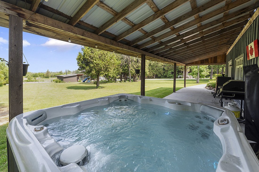 Farm Ranch in Merrickville-Wolford, Ontario, Canada 4 - 17871478