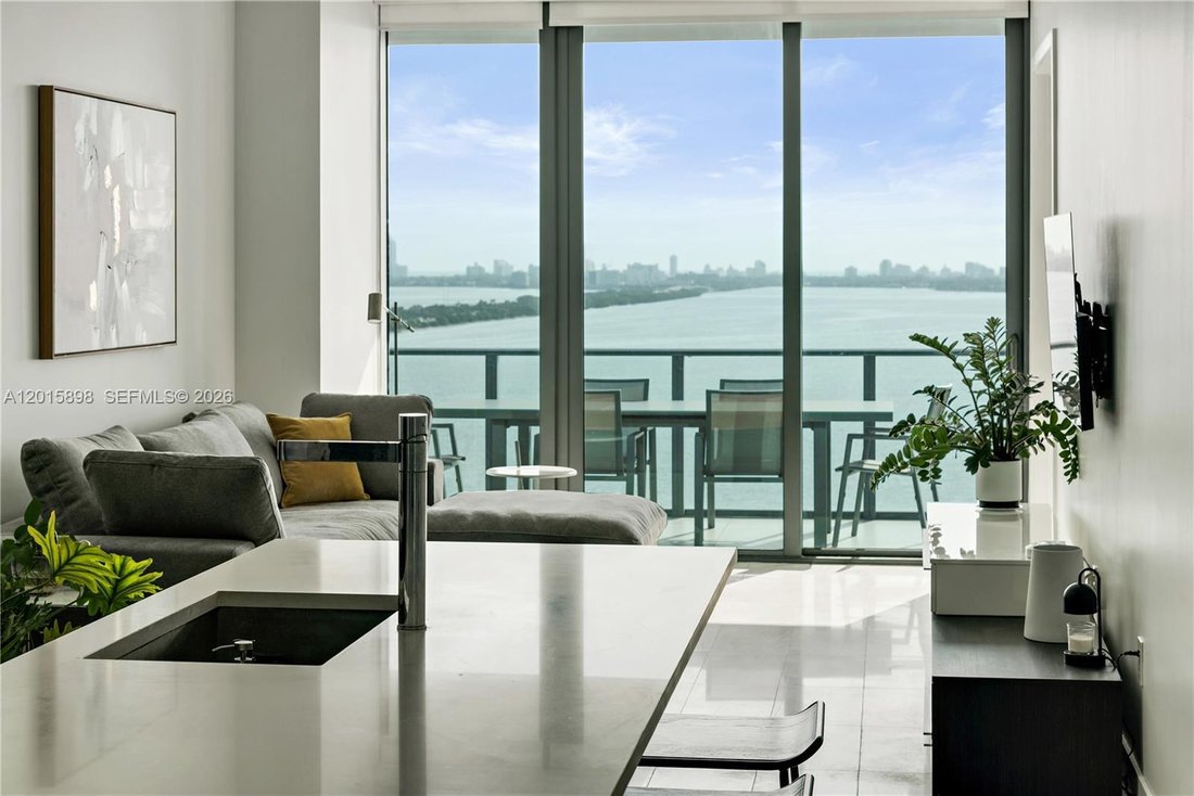 Condo in Miami, Florida, United States 3 - 17875810