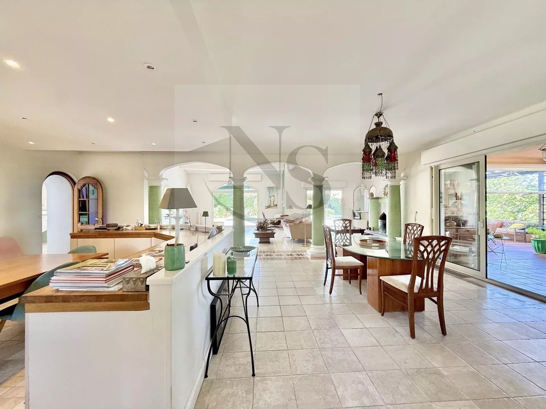 Villa in Comtale-Cente-Cours Mirabeau, Aix-en-Provence, France 3 - 14986529