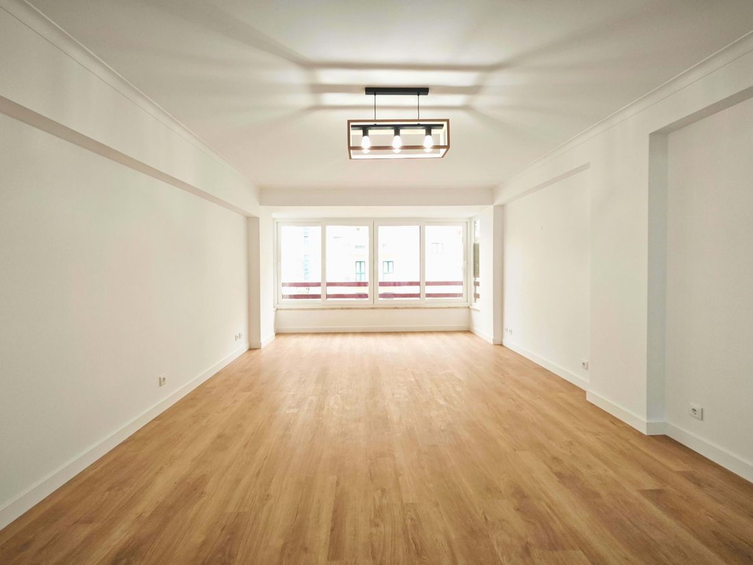 Apartment in Sao Domingos de Benfica, Lisbon, Portugal 1 - 17880478