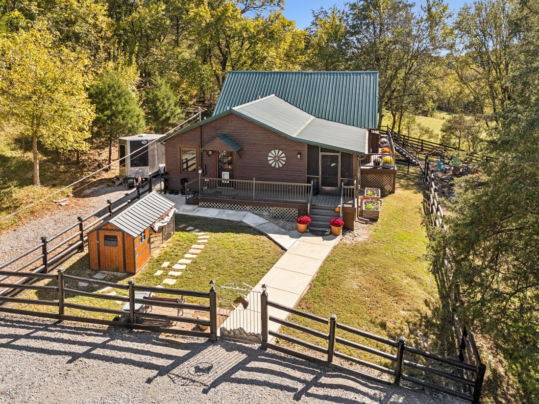 House in Cornersville, Tennessee, United States 1 - 17873755