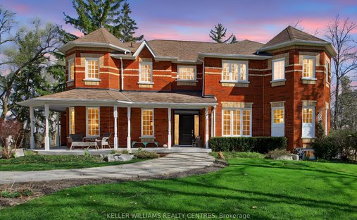 House in Aurora, Ontario, Canada 1