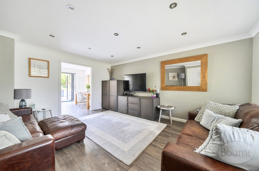 House in Whitmoor, Worplesdon, England 2 - 17874952