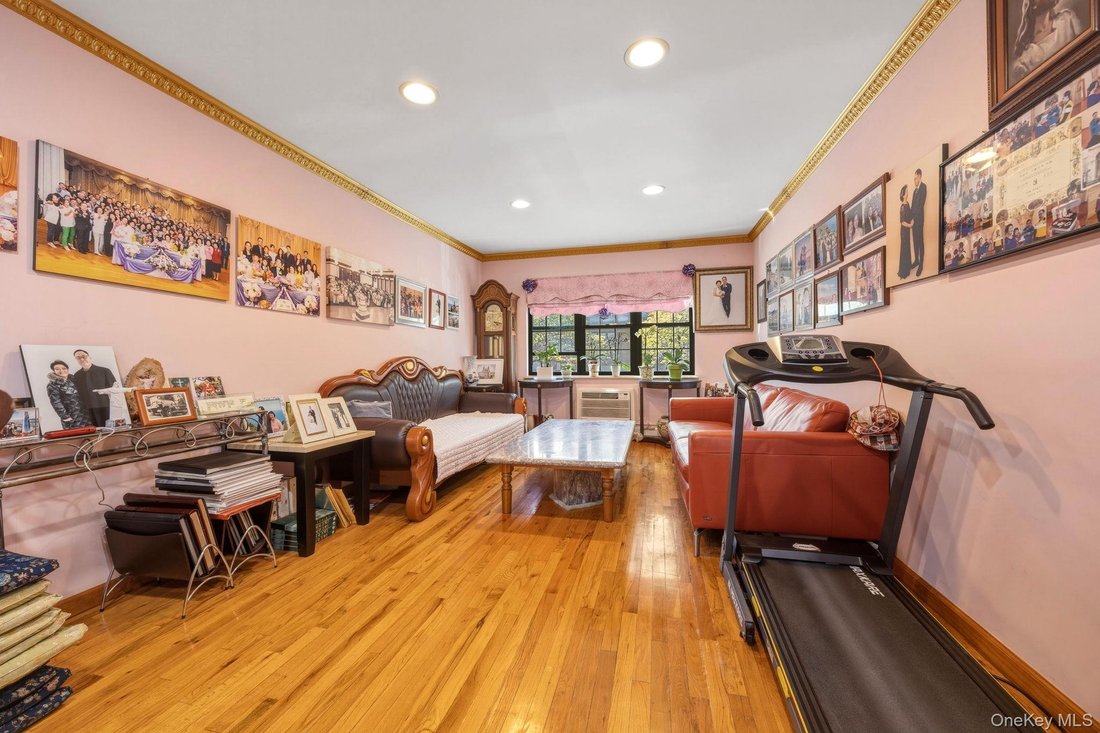 House in New York, New York, United States 5 - 17875289