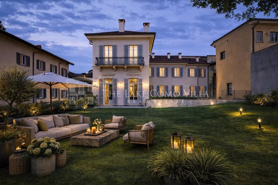 Apartment in Historic Center, Como, Lombardy 1 - 17471872