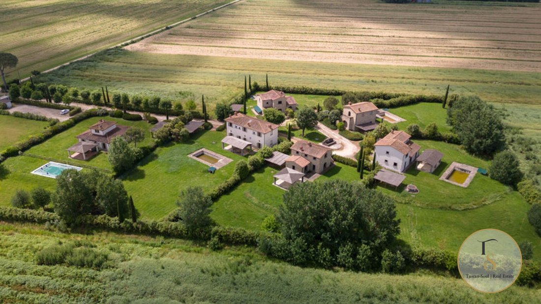 Villa in Center, Arezzo, Tuscany 1 - 17873732