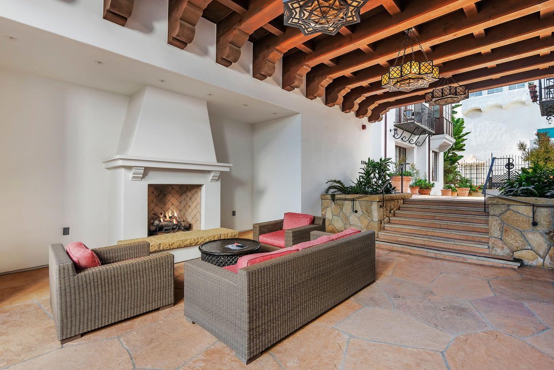 Condo in Santa Barbara, California, United States 3 - 17871688