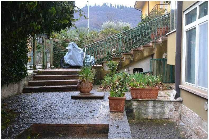 House in Garda, Veneto, Italy 2 - 17866105