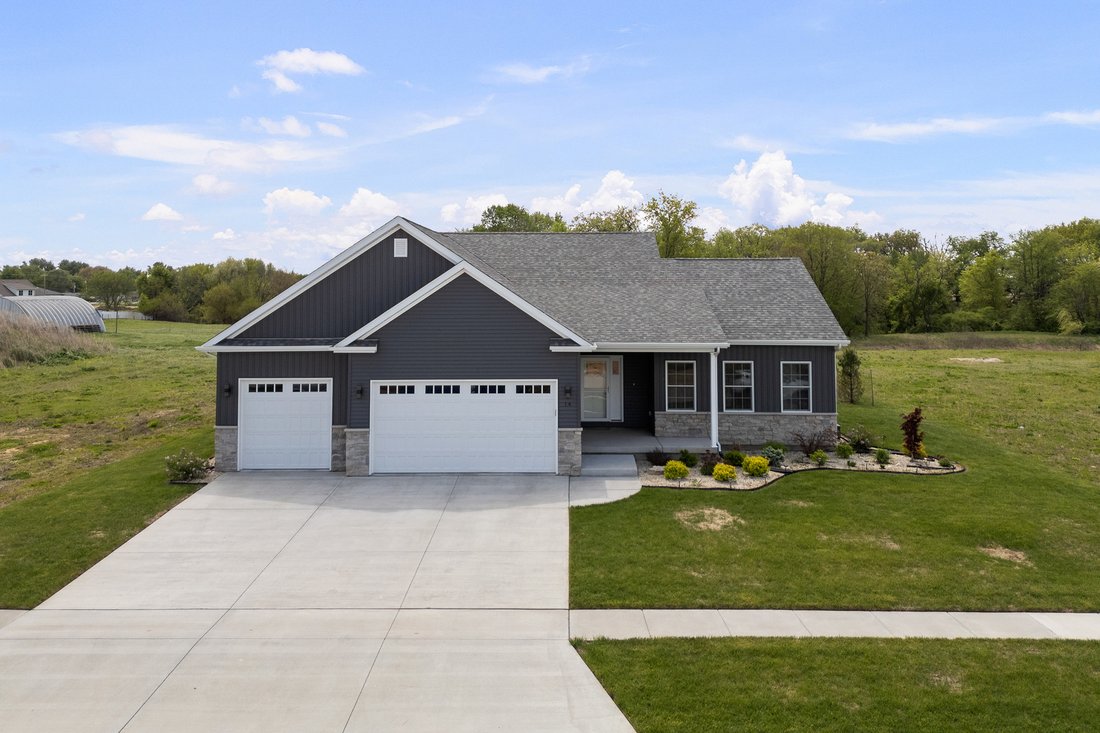 House in Le Claire, Iowa, United States 1 - 17879133