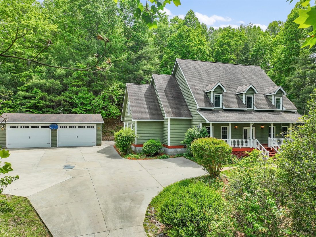 House in Laurel Park, North Carolina, United States 2 - 17883579