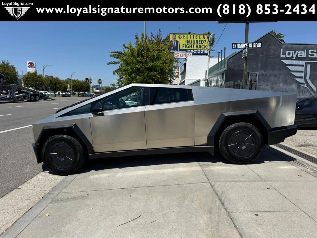 Pickup in Van Nuys, CA, United States 4 - 17874302