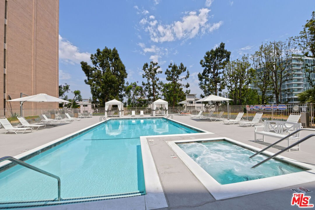 West Hollywood, California, United States 5 - 17872976
