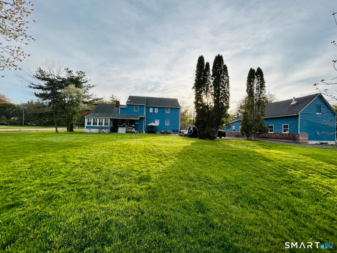 House in Trumbull, Connecticut, United States 4 - 17883895