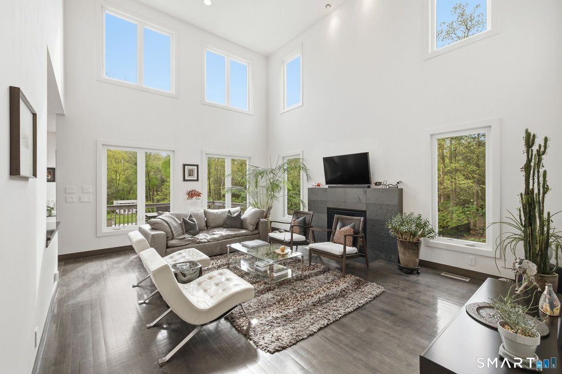 House in Avon, Connecticut, United States 4 - 17884069