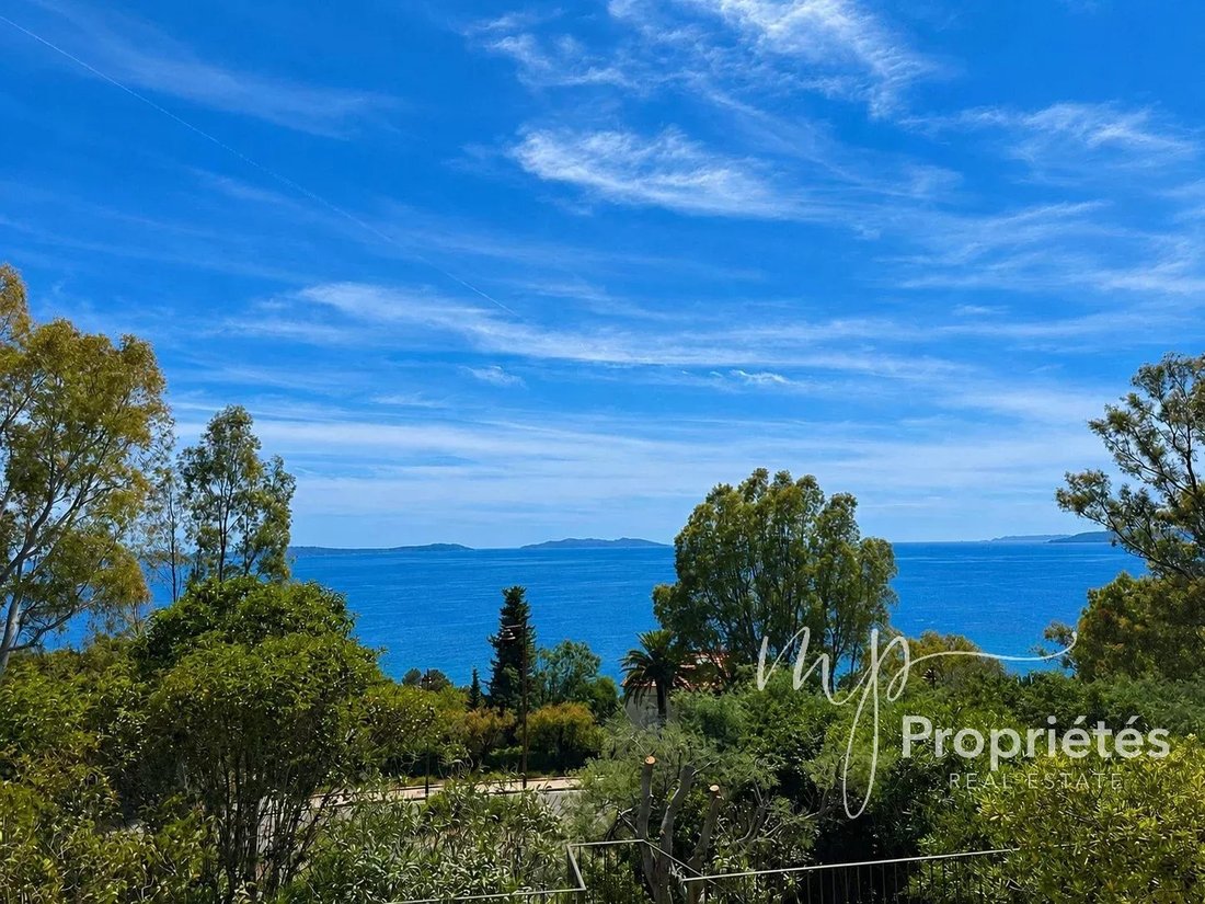 House in Rayol-Canadel-sur-Mer, Provence-Alpes-Côte d'Azur, France 3 - 17873638
