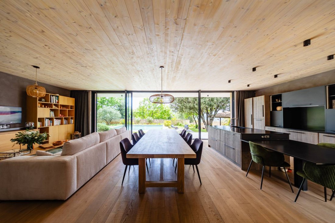 House in Lacoste, Provence-Alpes-Côte d'Azur, France 2 - 17875792