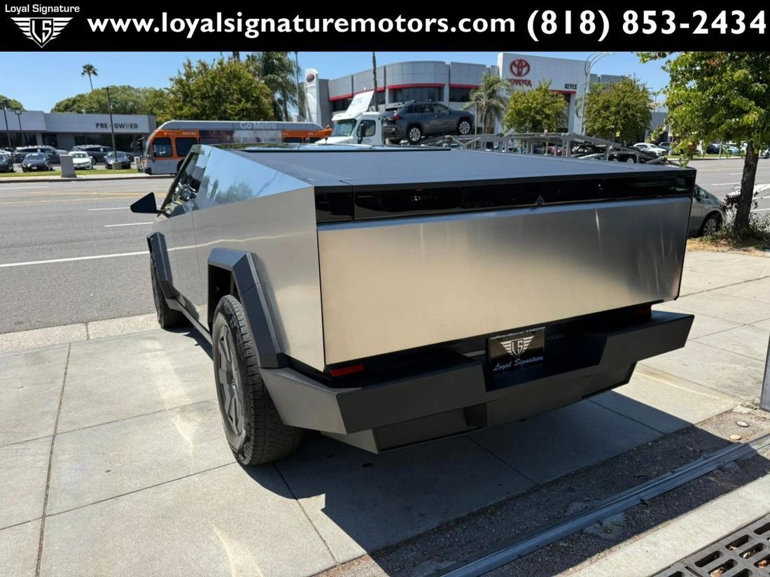 Pickup in Van Nuys, CA, United States 5 - 17874302