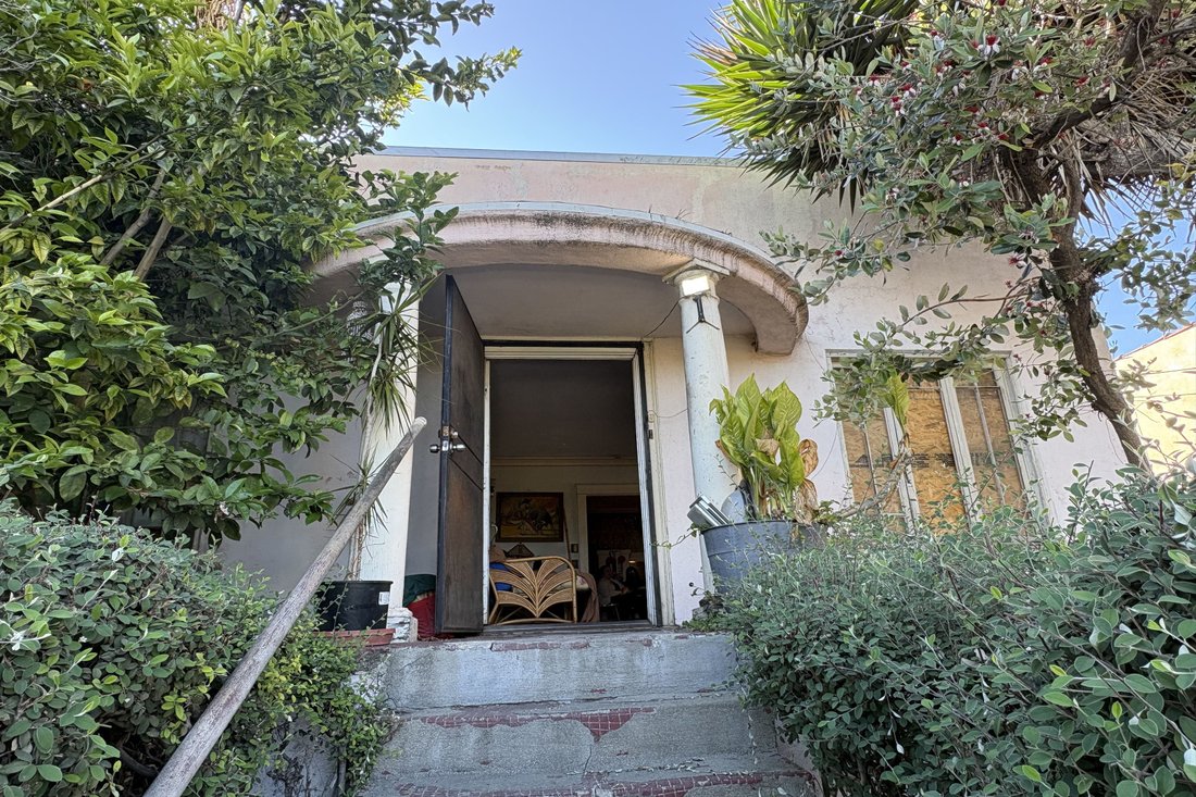 House in Los Angeles, California, United States 1 - 17874325