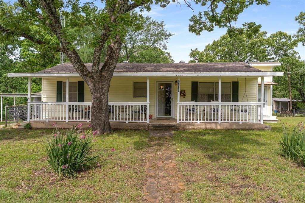 House in Bonham, Texas, United States 1 - 17876669