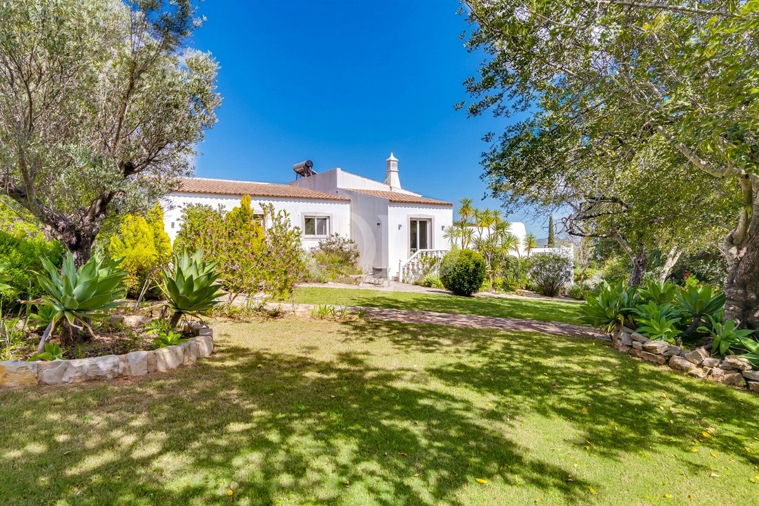 Villa in Santa Barbara de Nexe, Algarve, Portugal 2 - 17872192